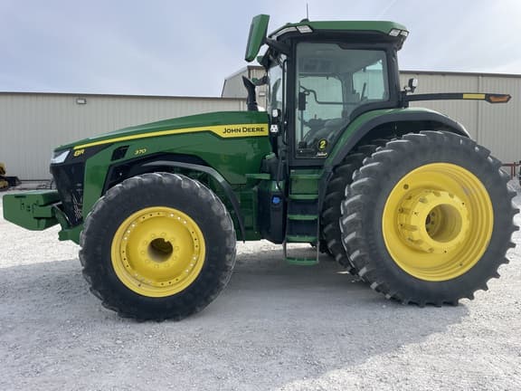 Image of John Deere 8R 370 equipment image 2