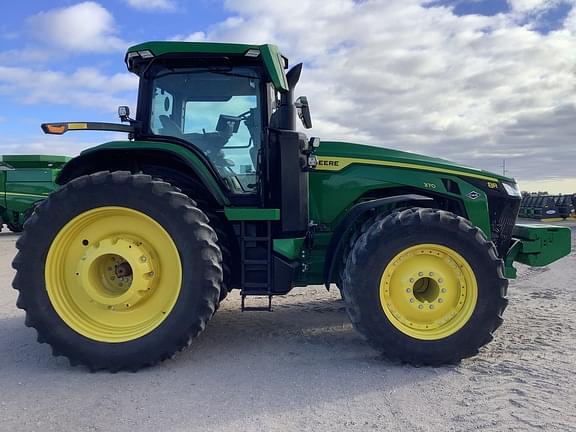 Image of John Deere 8R 370 equipment image 2