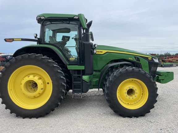 Image of John Deere 8R 370 equipment image 4