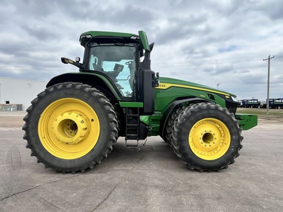2024 John Deere 8R 370 Equipment Image0