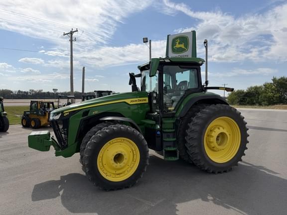 Image of John Deere 8R 370 equipment image 2