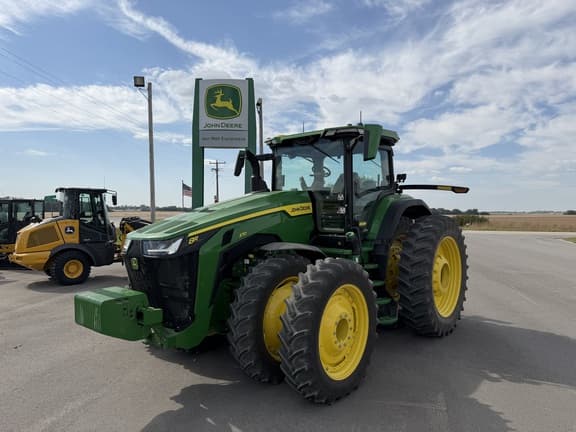 Image of John Deere 8R 370 equipment image 2
