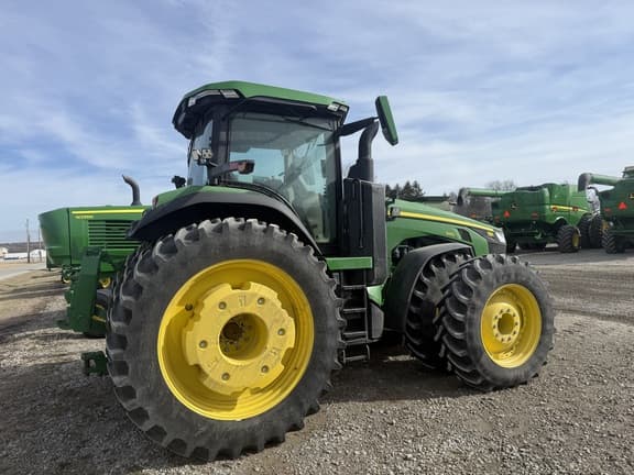 Image of John Deere 8R 370 equipment image 2