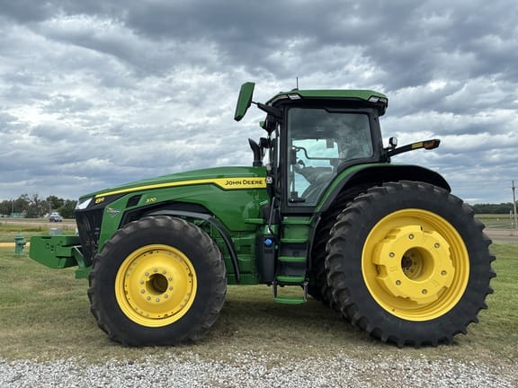 2024 John Deere 8R 370 Equipment Image0