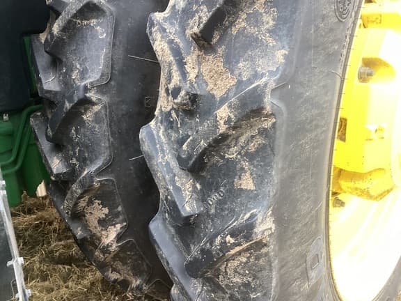 Image of John Deere 8R 370 equipment image 4