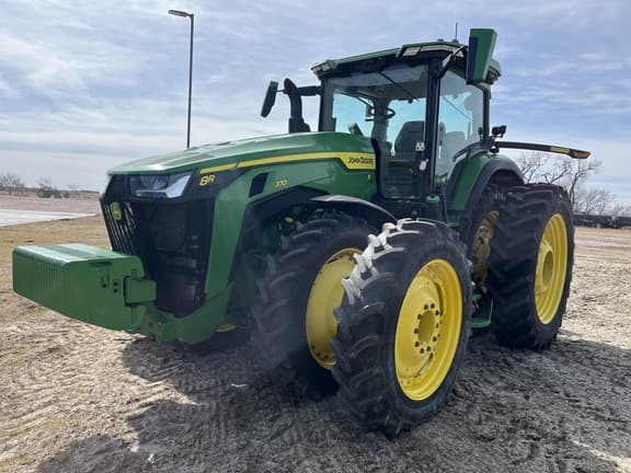 Image of John Deere 8R 370 equipment image 2