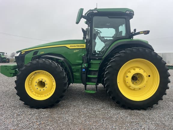 Image of John Deere 8R 370 equipment image 4