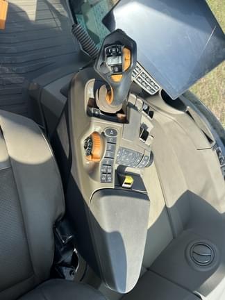 Image of John Deere 8R 370 equipment image 1