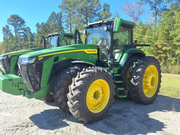 2024 John Deere 8R 370 Equipment Image0