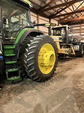 Image of John Deere 8R 370 equipment image 2