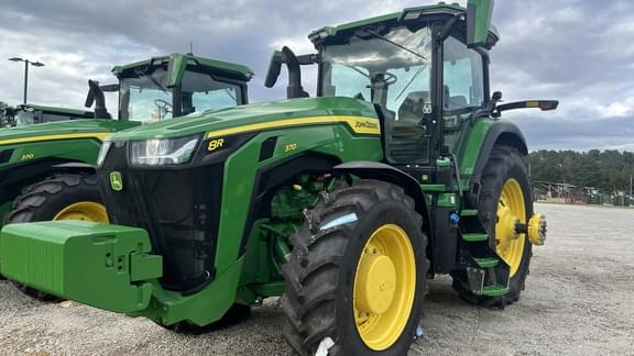 Image of John Deere 8R 370 equipment image 2