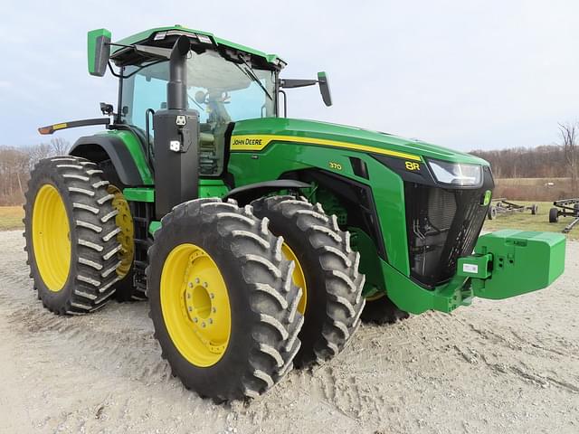 Image of John Deere 8R 370 equipment image 2