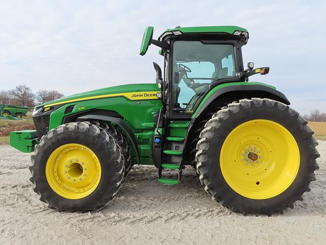 Image of John Deere 8R 370 equipment image 1