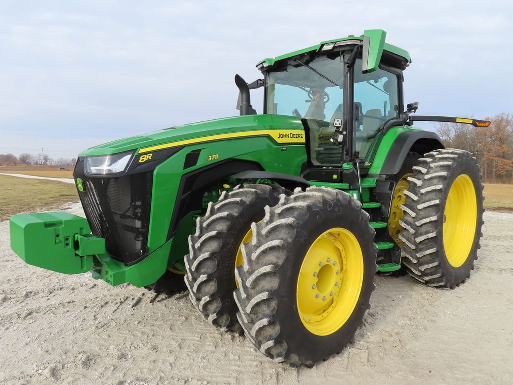 2024 John Deere 8R 370 Equipment Image0