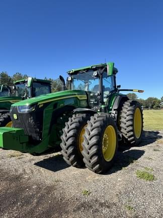 Image of John Deere 8R 370 equipment image 2