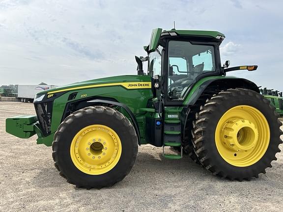 Image of John Deere 8R 370 equipment image 2