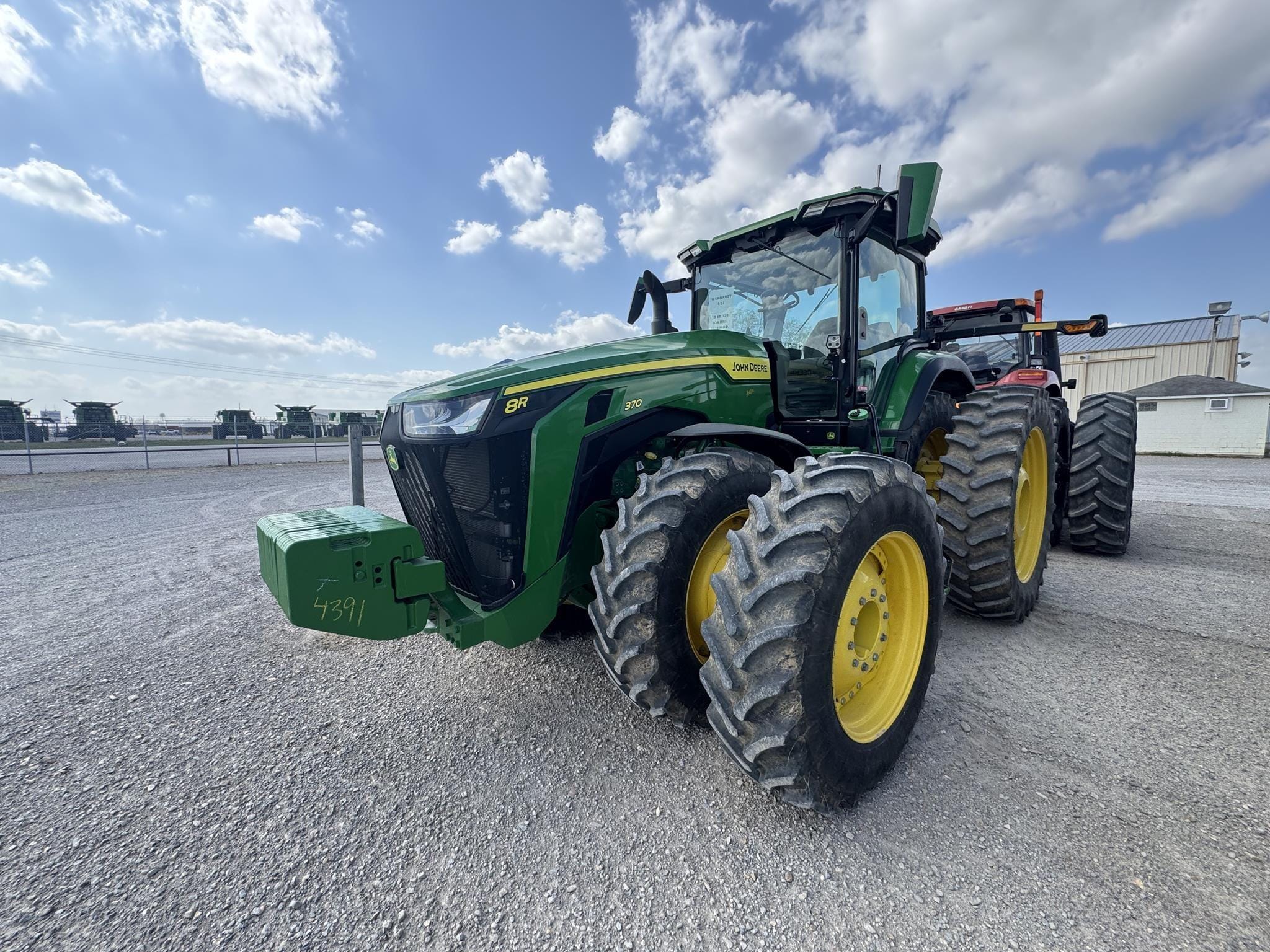 2024 John Deere 8R 370 Equipment Image0