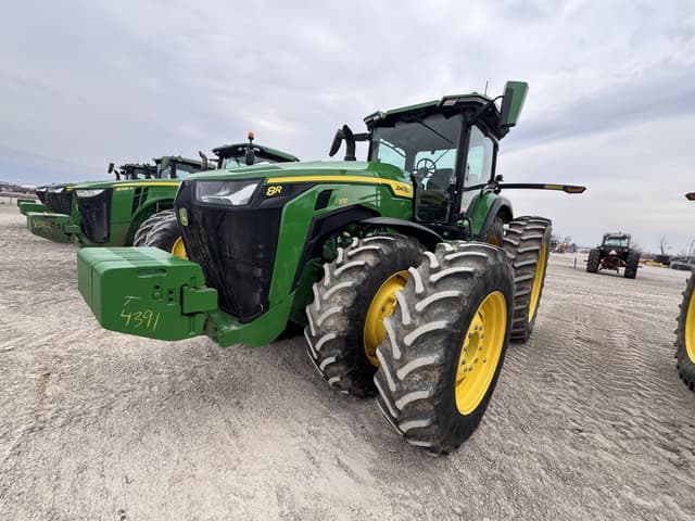Image of John Deere 8R 370 equipment image 2