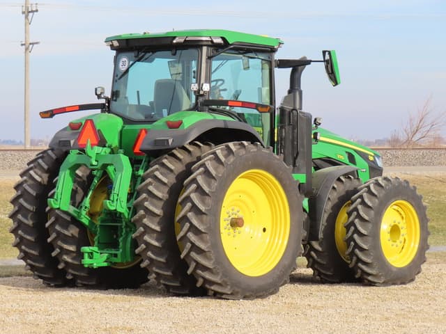 Image of John Deere 8R 370 equipment image 4