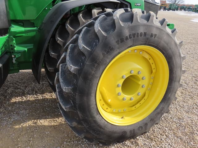 Image of John Deere 8R 370 equipment image 4