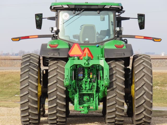 Image of John Deere 8R 370 equipment image 3