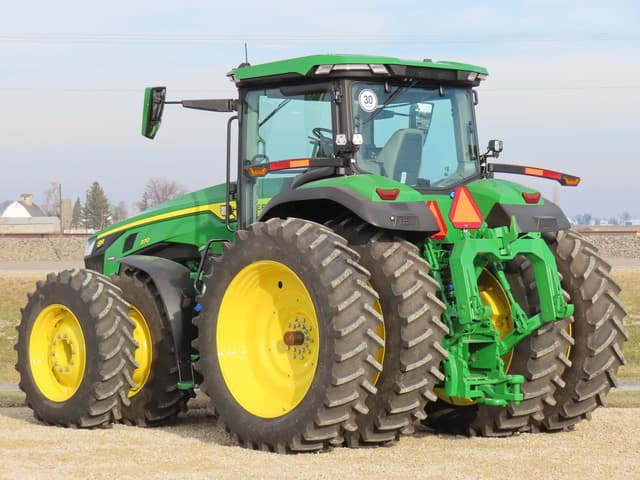 Image of John Deere 8R 370 equipment image 2