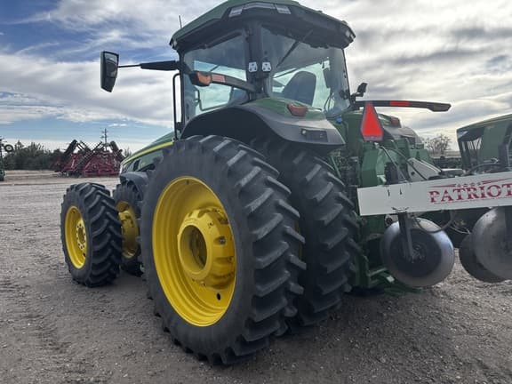 Image of John Deere 8R 370 equipment image 2