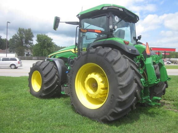 Image of John Deere 8R 370 equipment image 4