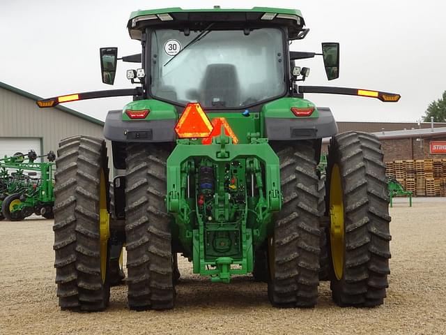 Image of John Deere 8R 370 equipment image 3