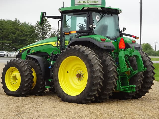 Image of John Deere 8R 370 equipment image 4