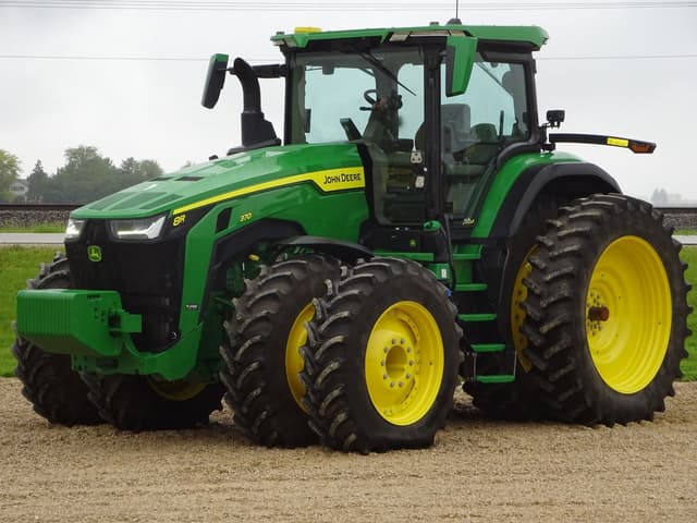 Image of John Deere 8R 370 equipment image 2