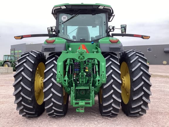 Image of John Deere 8R 370 equipment image 4