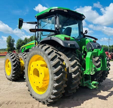Image of John Deere 8R 370 equipment image 2