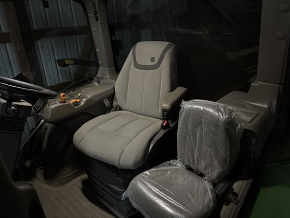 Image of John Deere 8R 370 equipment image 4