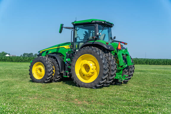 Image of John Deere 8R 370 equipment image 2
