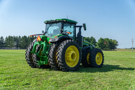 Image of John Deere 8R 370 equipment image 4