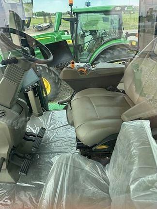 Image of John Deere 8R 370 equipment image 4