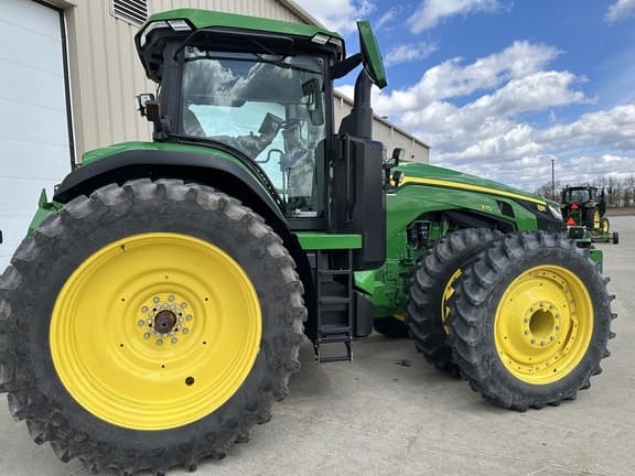Image of John Deere 8R 370 equipment image 1