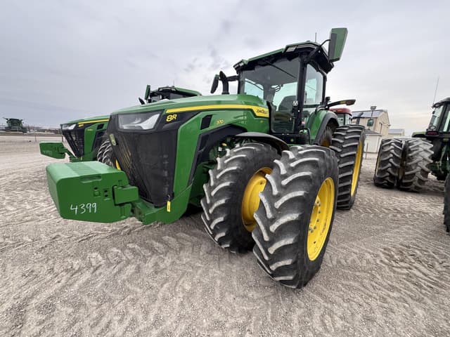Image of John Deere 8R 370 equipment image 2