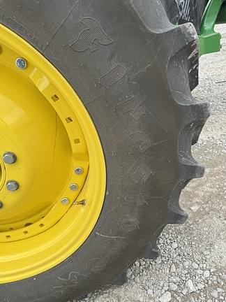 Image of John Deere 8R 370 equipment image 4