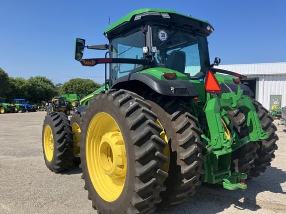 Image of John Deere 8R 370 equipment image 2