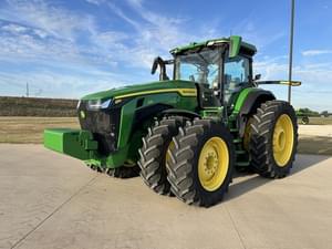 2024 John Deere 8R 370 Image