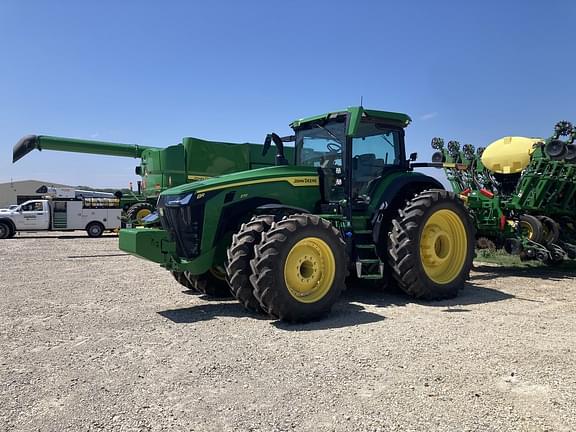 Image of John Deere 8R 370 equipment image 1