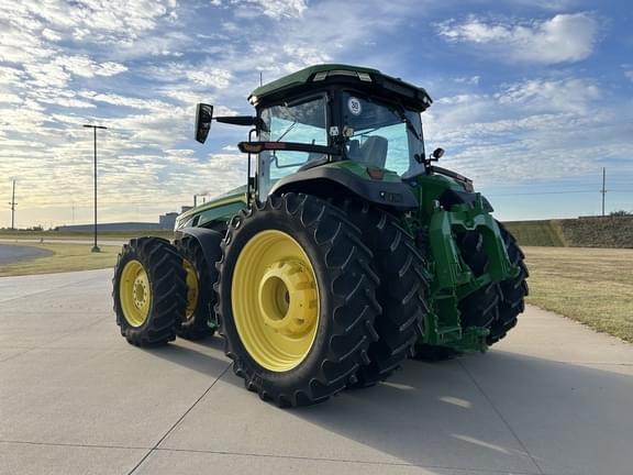 Image of John Deere 8R 370 equipment image 2