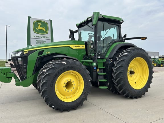 2024 John Deere 8R 370 Equipment Image0
