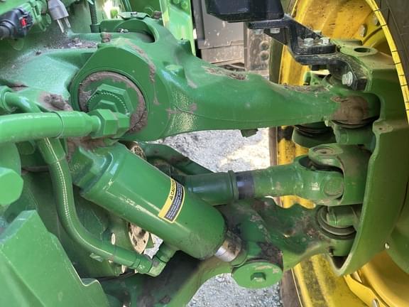 Image of John Deere 8R 370 equipment image 4