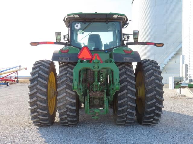 Image of John Deere 8R 370 equipment image 4