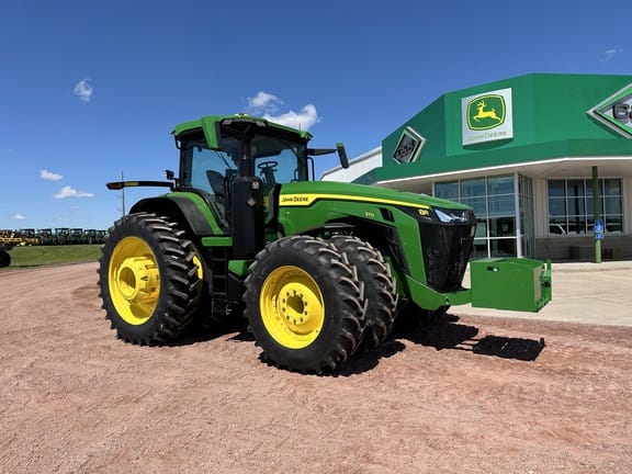 2024 John Deere 8R 370 Equipment Image0