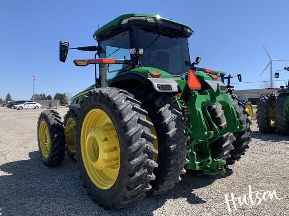 Image of John Deere 8R 370 equipment image 2