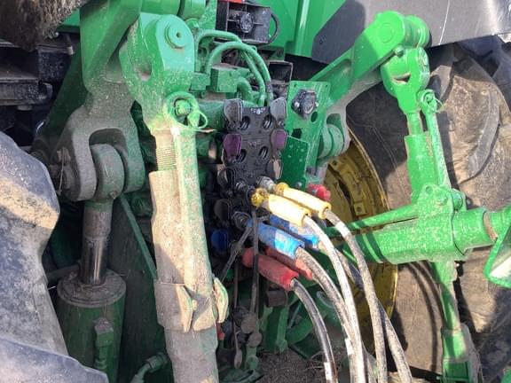 Image of John Deere 8R 370 equipment image 4